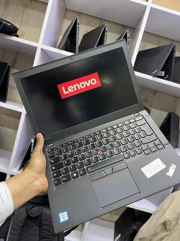 Laptop Lenovo ThinkPad X260 8GB Intel Core I5 SSD 256GB - main view