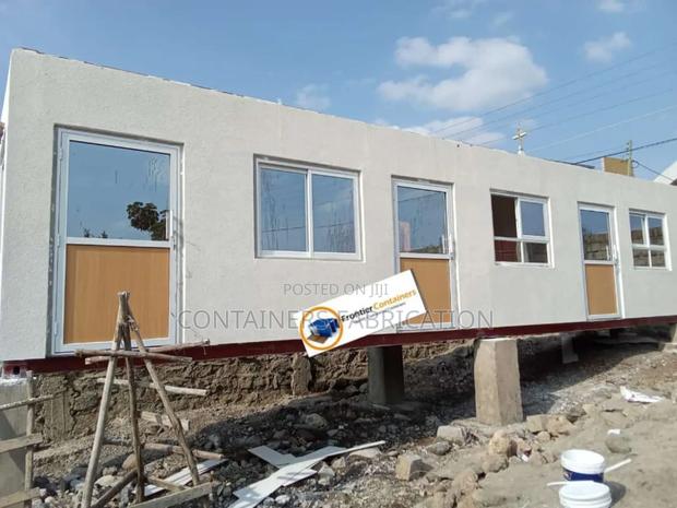 40ft Container Clinic - main view