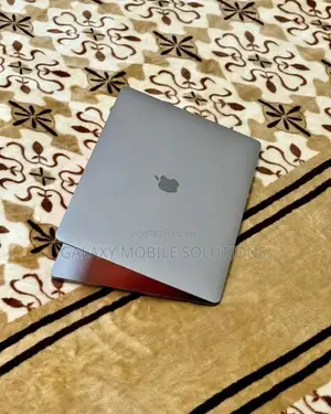 Laptop Apple MacBook Pro 2018 16GB Intel Core i7 SSD 512GB