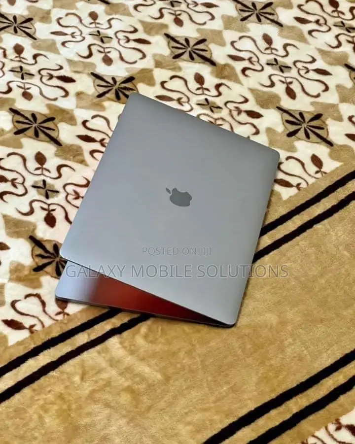 Laptop Apple MacBook Pro 2018 16GB Intel Core i7 SSD 512GB