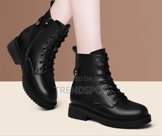 New In. BootsSizes 36 - 40 - thumbnail 2