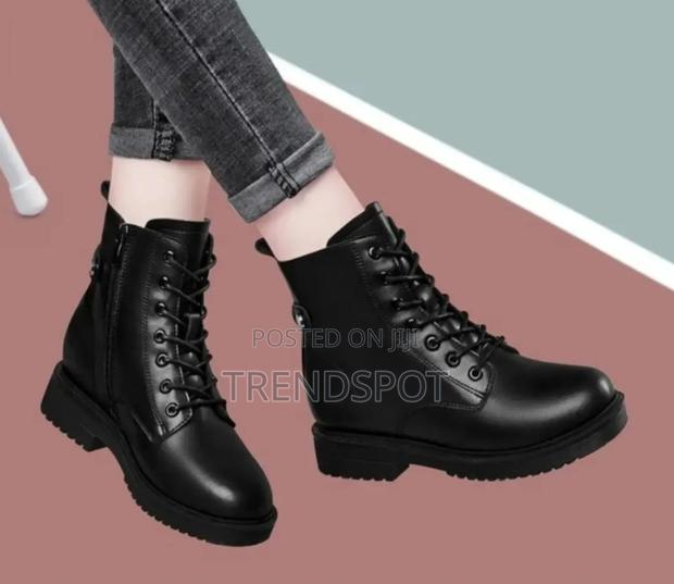 New In. BootsSizes 36 - 40 - thumbnail 3