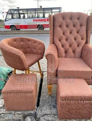 Styling Seats With a King Chairs Set - main view