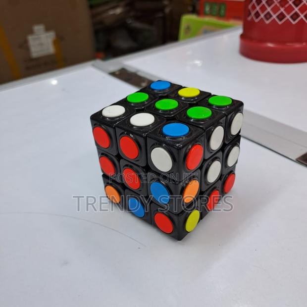 Round Dot Cube - main view