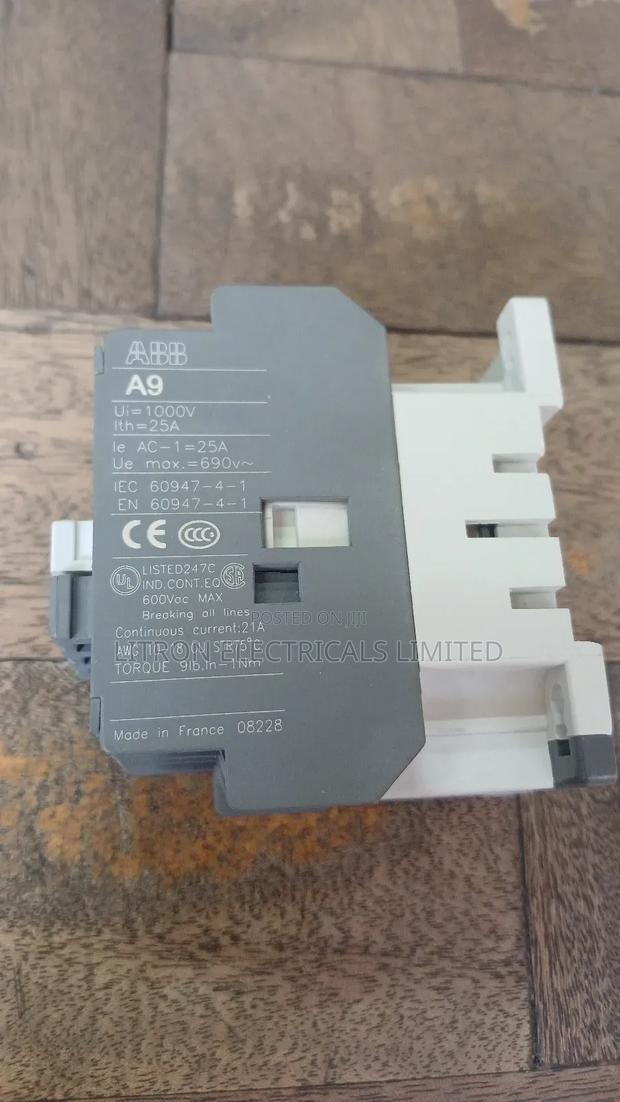 4pole Contactor 25A - thumbnail 2