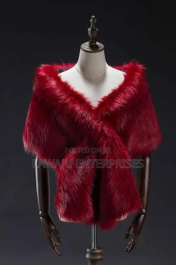 Maroon Faux Fur Shawl - thumbnail 3