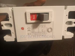 High Solar Power Circuit Breaker McCb 250A