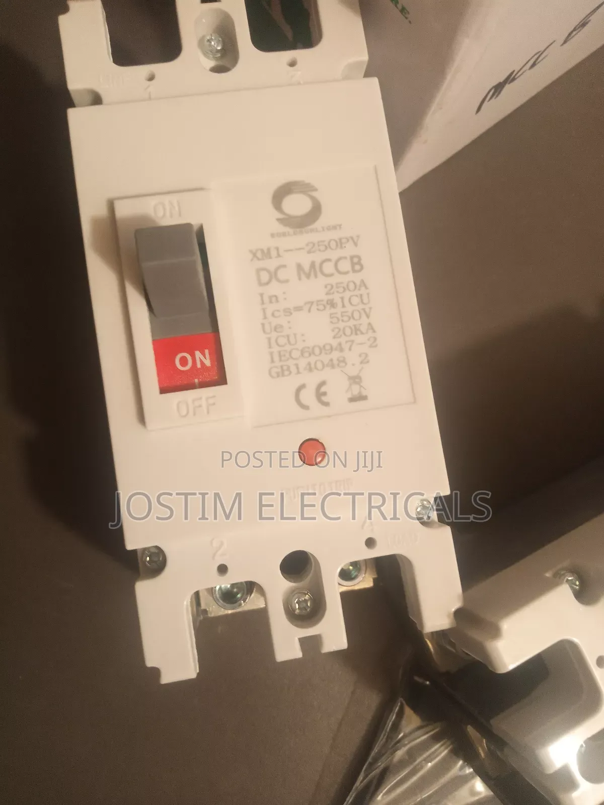 Solar DC McCb Circuit Breaker 250A
