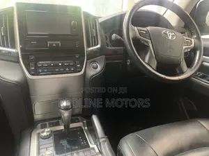 Toyota Land Cruiser 4.6 V8 ZX 2017 Matt Black