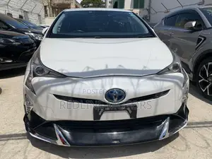 Toyota Prius Two Eco 2017 White