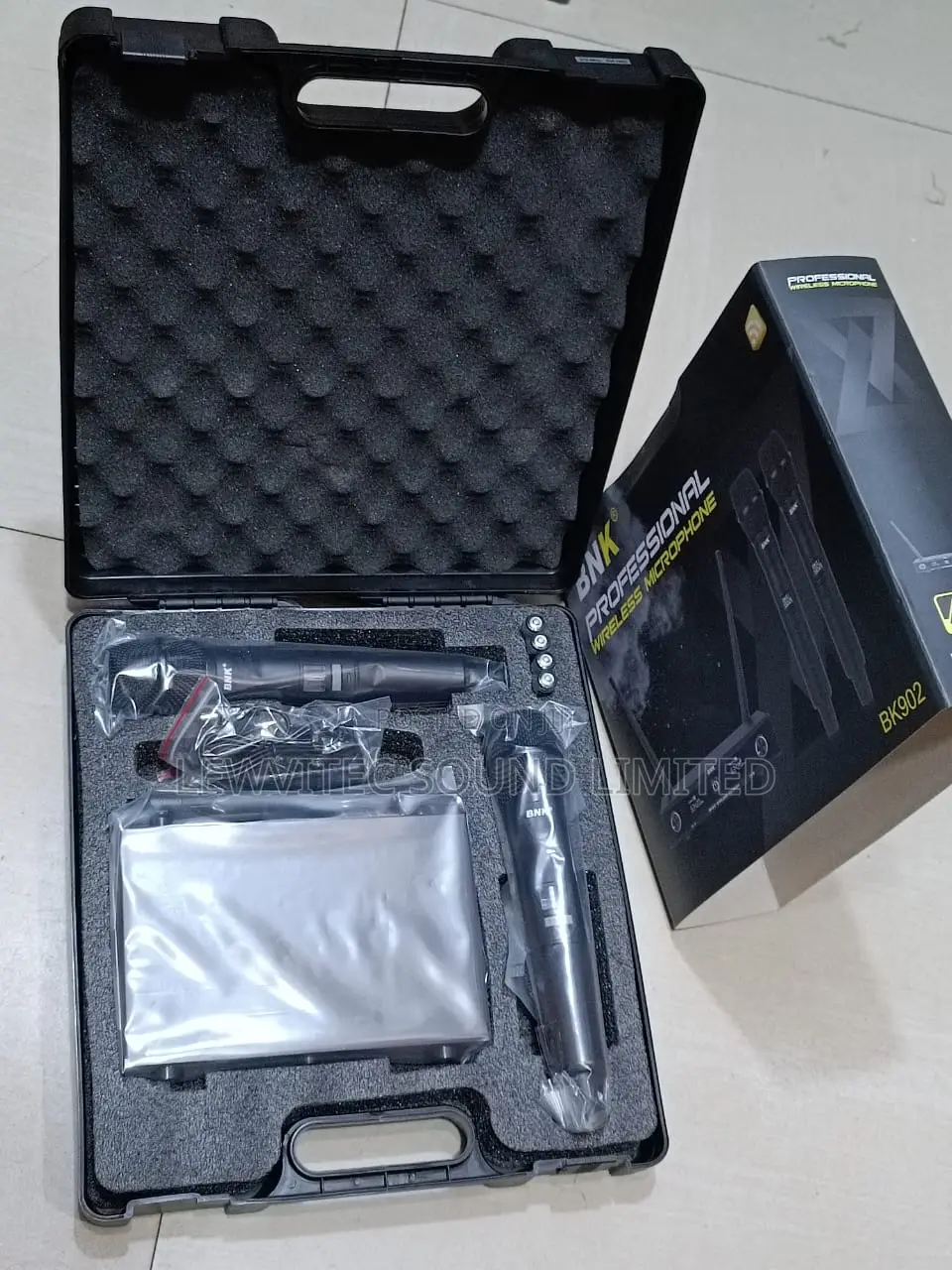 BNK Professional 902
