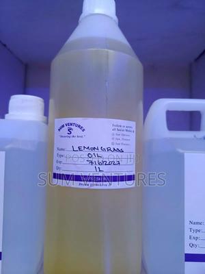 Lemongrass Oil - thumbnail 2