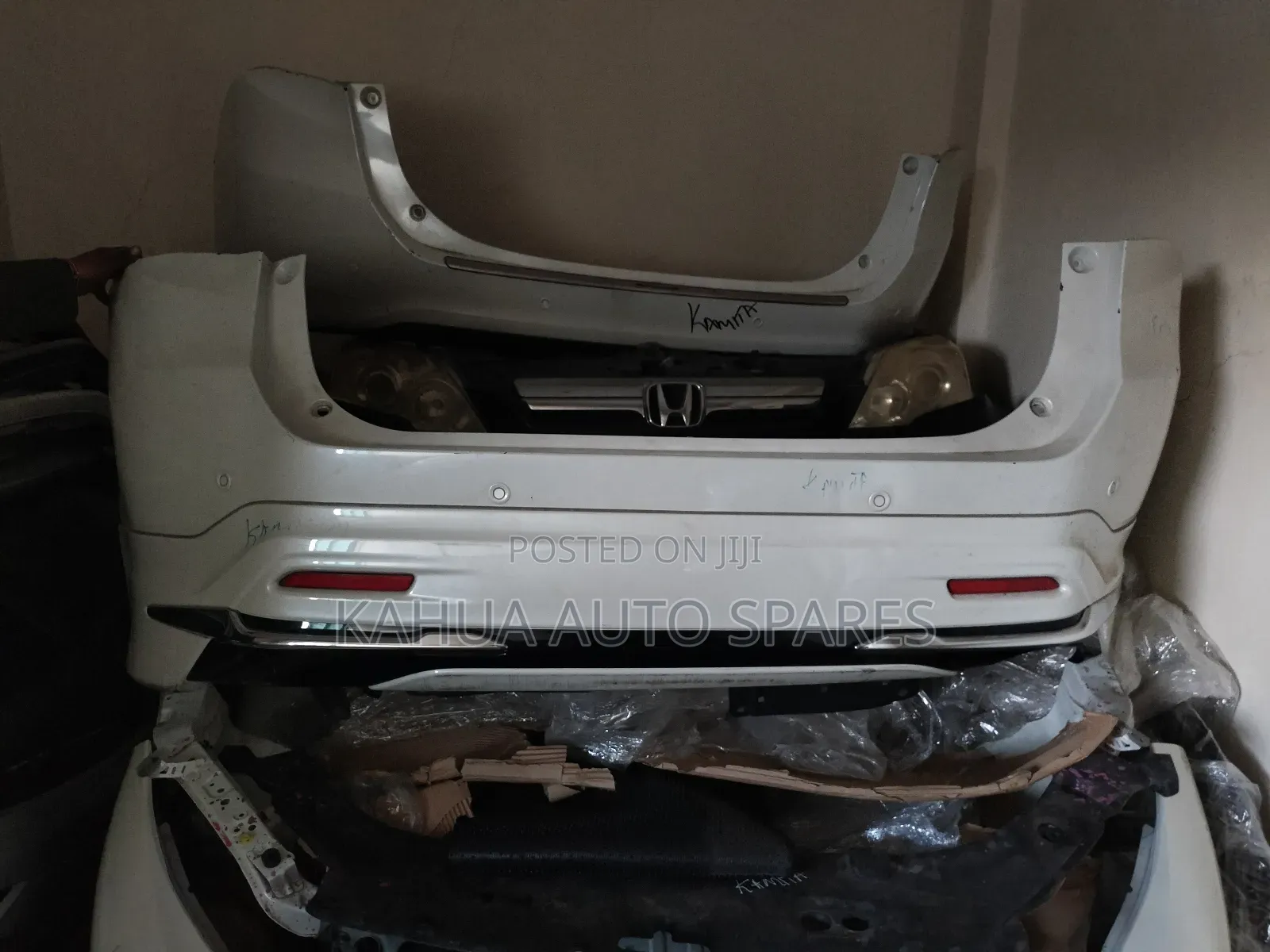 Harrier 2015/2016/2017/2018 Rear/Back Bumper With Skirting