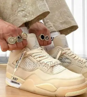 Air Jordan 4 Retro
Sizes 37 -45