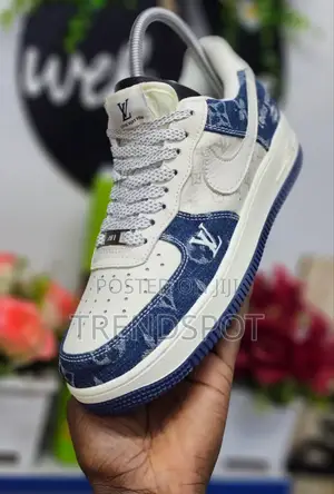 Af1 Custom
40___45
 at 3200
1st Leather
Now on Offer