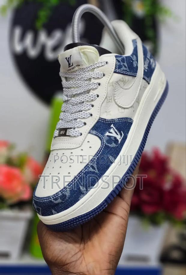 Af1 Custom
40___45
 at 3200
1st Leather
Now on Offer - main view