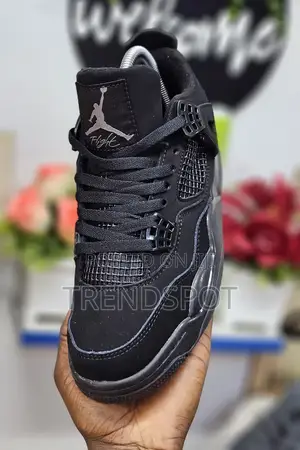 Jordan 4 Black
36_____40
 at 3000
1st Leather
Now on Offer