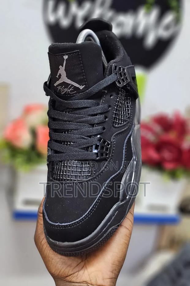 Jordan 4 Black
36_____40
 at 3000
1st Leather
Now on Offer