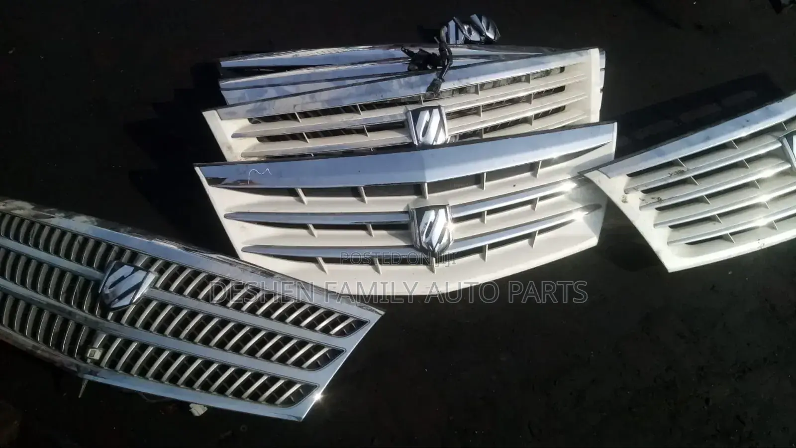 Toyota Alphard Grill With and Without Camera