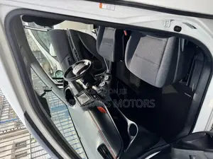 Toyota Sienta 1.5 FWD 2018 White