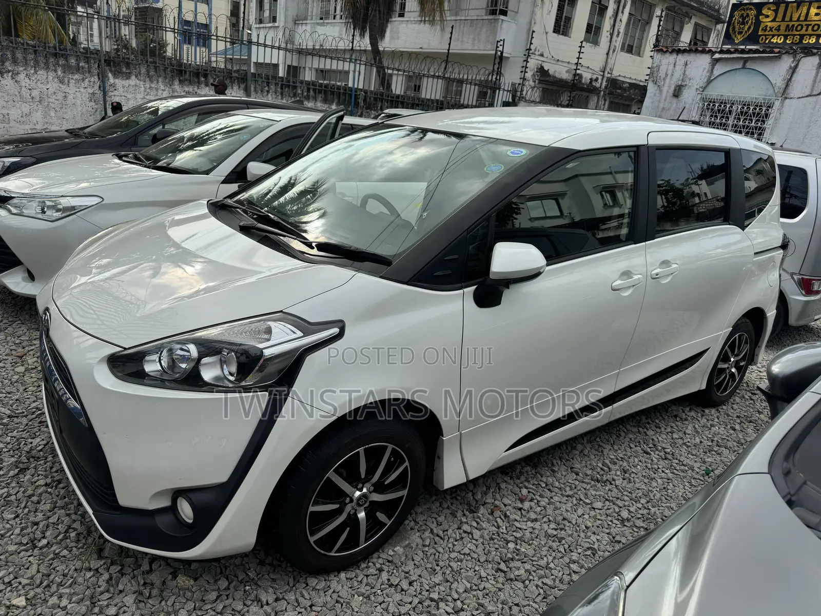 Toyota Sienta 1.5 FWD 2018 White