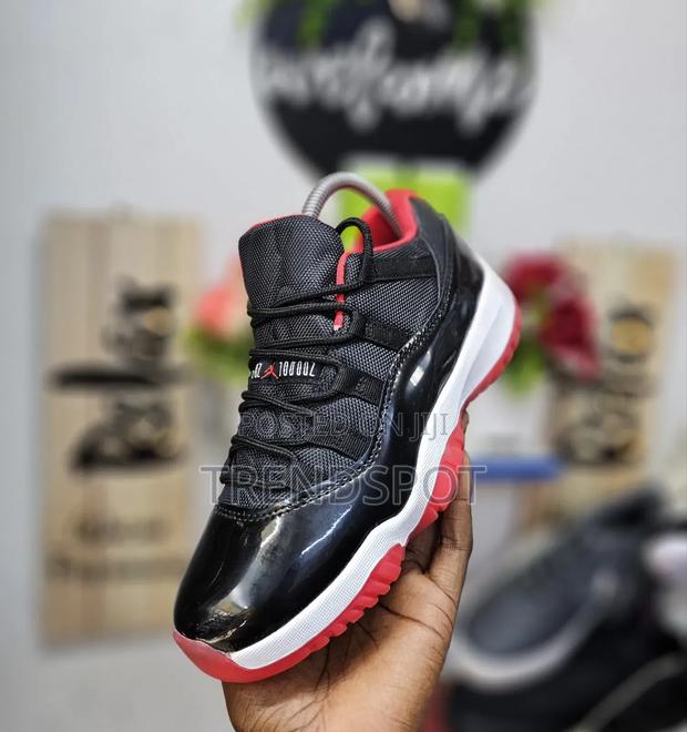Jordan 11 Low
38___45
 at 3100
1st Leather
Now on Offer