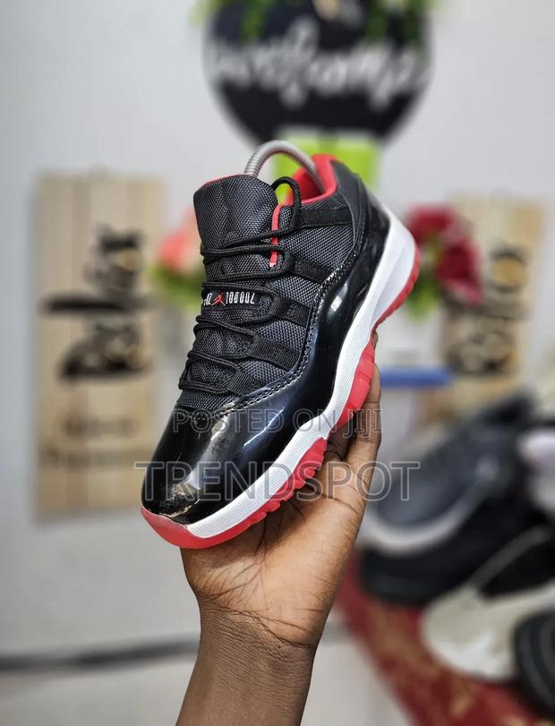 Jordan 11 Low
38___45
 at 3100
1st Leather
Now on Offer - thumbnail 2