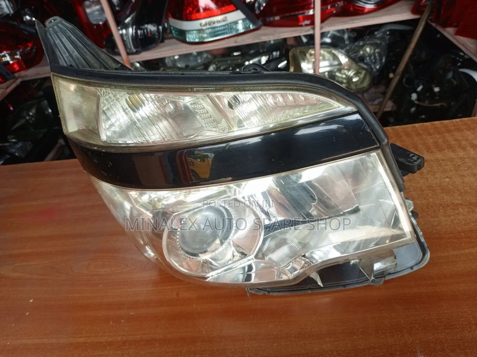 Voxy 2012 Ex-japan Rhs Zenon Headlight (With Curve)