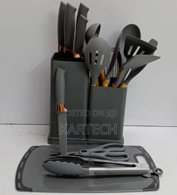 19 PCS Silicon Spoons With a Chopping Board