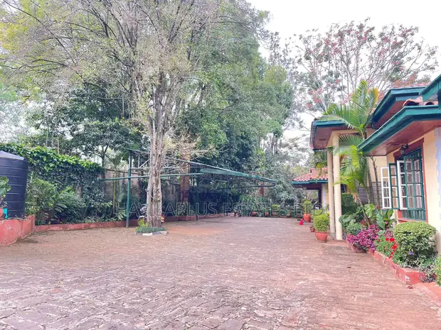 5bdrm Townhouse / Terrace in Muthangari for rent
