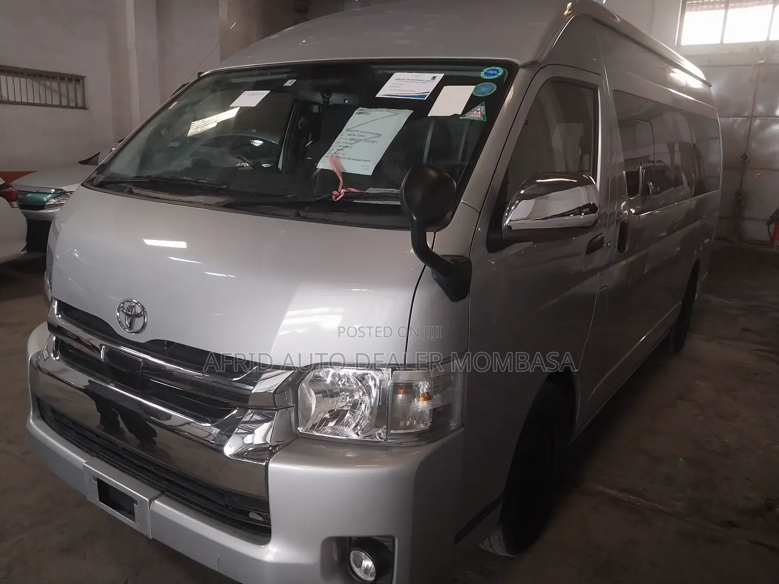 Toyota HiAce 2018 Silver