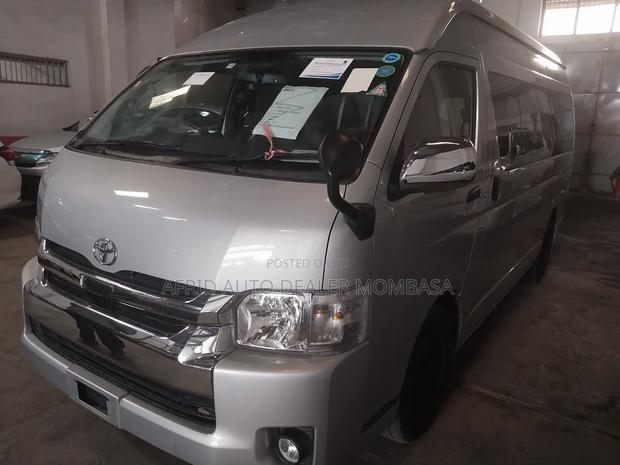 Toyota HiAce 2018 Silver - thumbnail 6