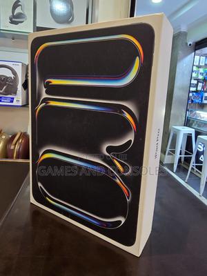New Apple iPad Pro 13 (2024) 256 GB - thumbnail 2