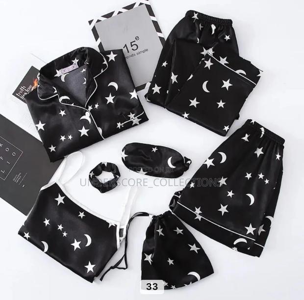 7 in 1 Ladies Pyjamas Gift Set - thumbnail 2