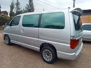 Toyota Regius 2000 Silver