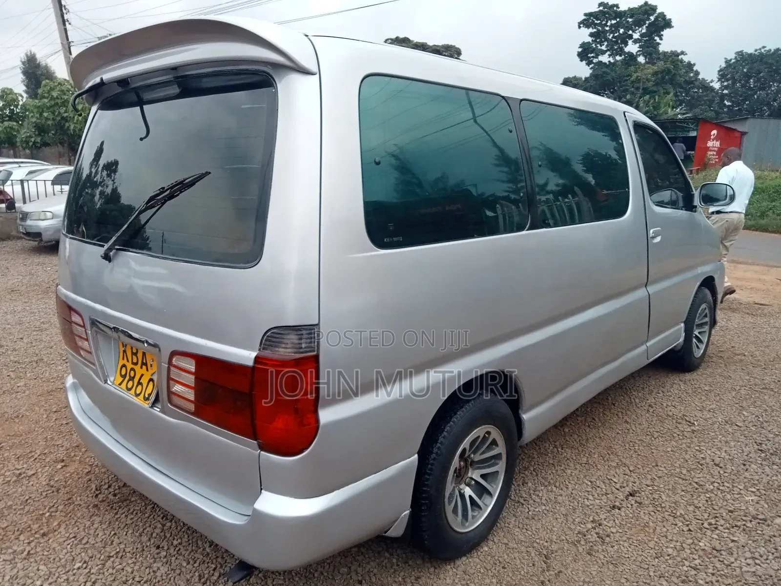 Toyota Regius 2000 Silver