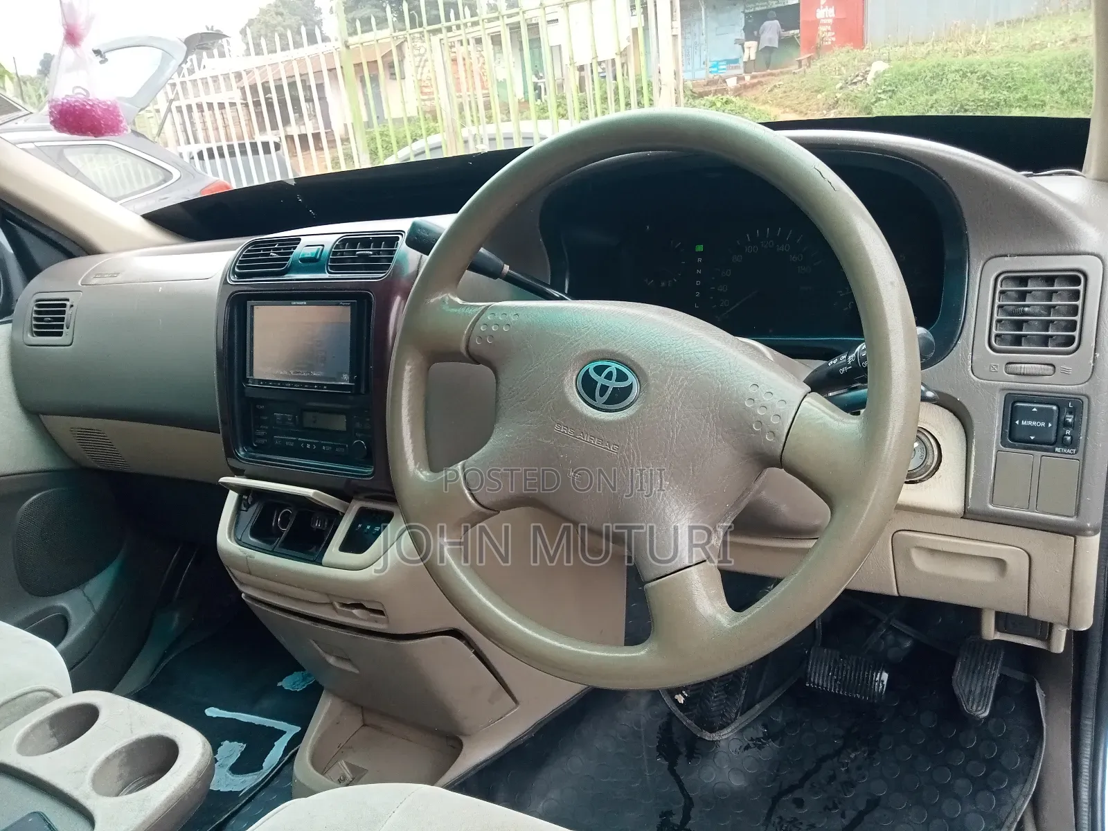 Toyota Regius 2000 Silver