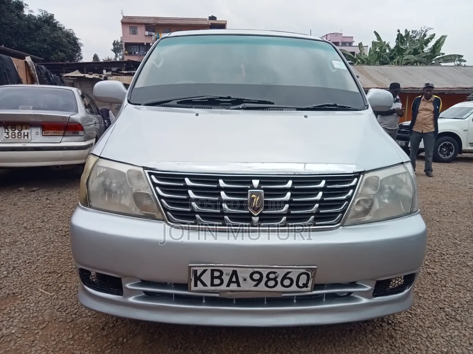 Toyota Regius 2000 Silver
