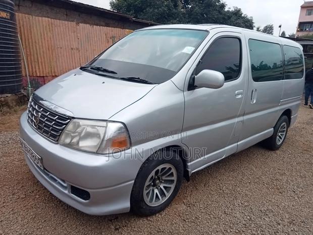 Toyota Regius 2000 Silver - thumbnail 2
