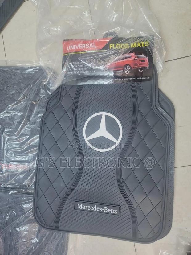 Mercedes Benze Floor Mats (White Log)