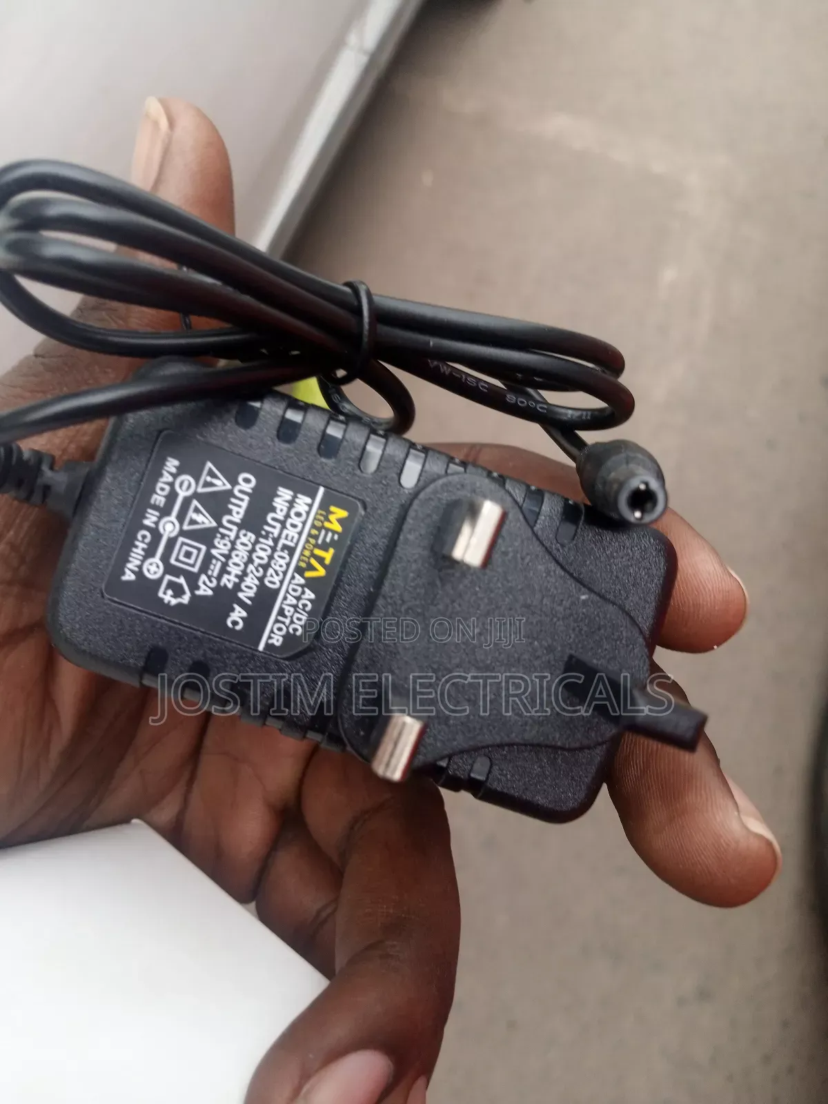 AC 100V~240V to DC 9V 2A(2000ma) Power Adapter Supply