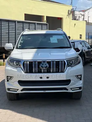 Toyota Land Cruiser Prado 2018 White