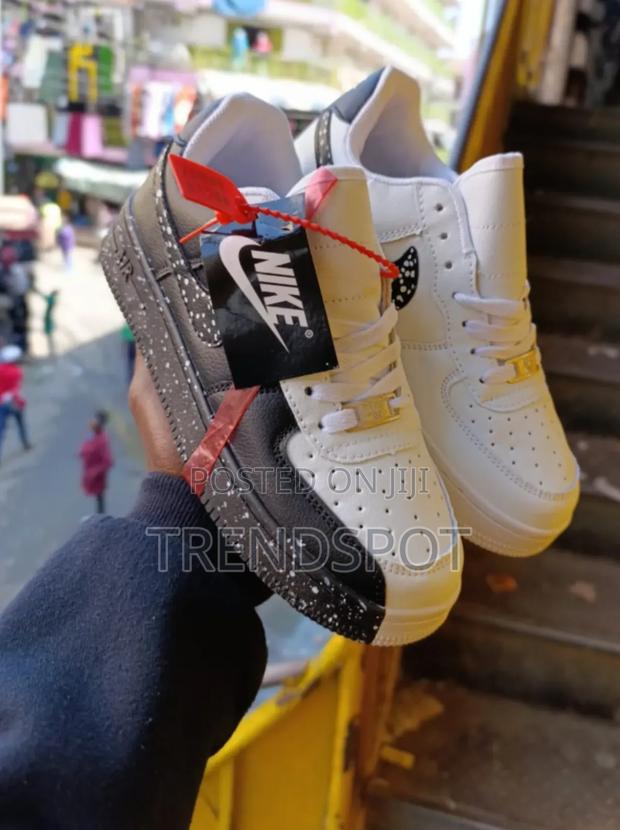 Restocked 
Af1 Split
Sizes 37 -45
1500 - main view