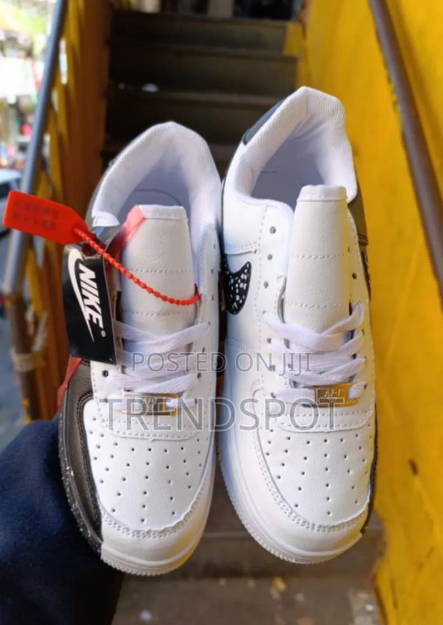 Restocked 
Af1 Split
Sizes 37 -45
1500 - thumbnail 2