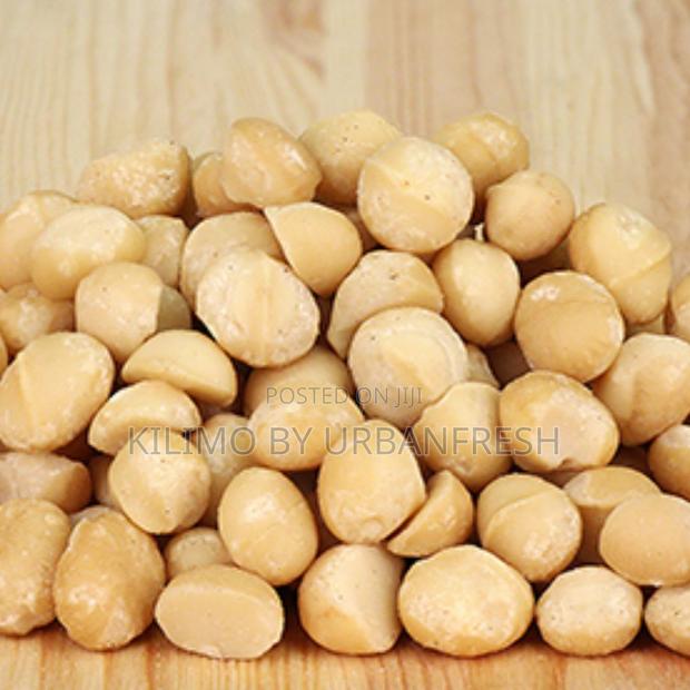 Macadamia Raw Nuts for Consumption. 1 Kg - main view