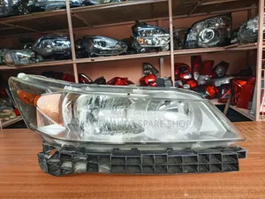 RHS Zenon Ex-Japan Headlight Honda Stream Clear Reflector