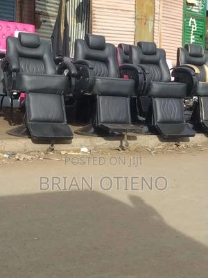 King's Cut Barber Chairs - thumbnail 2