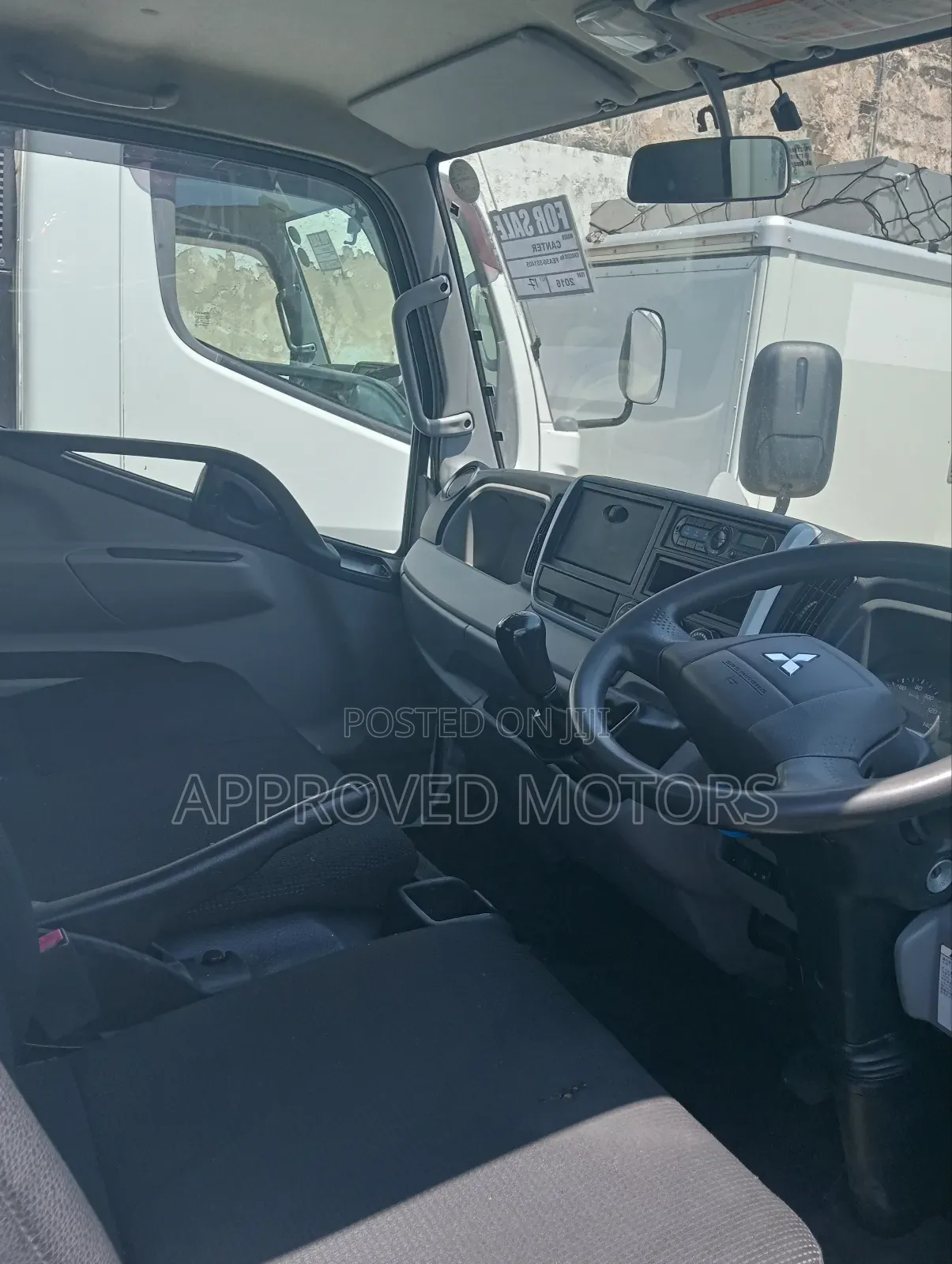 Mitsubishi FEA50 Canter