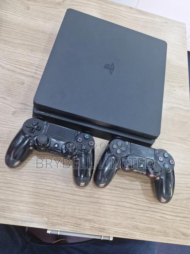 Play Station 4 Slim With 2 Controllers - thumbnail 4