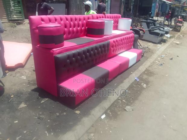 5m Pedicures Coach. Red/Pink - main view